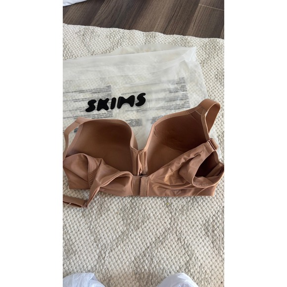 $56 NWT SKIMS Smoothing Lightly Lined Bra Demi Size 36DD - Picture 5 of 8